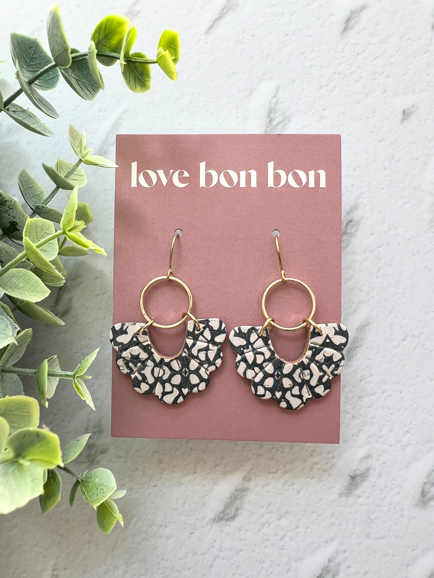 Birdie - Embossed Scallop Dangle Earring