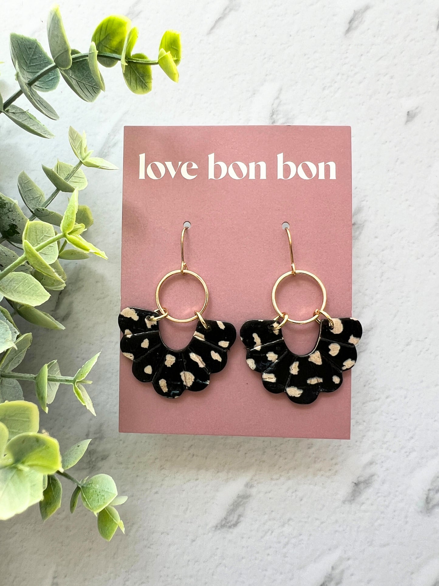 Birdie - Embossed Scallop Dangle Earring