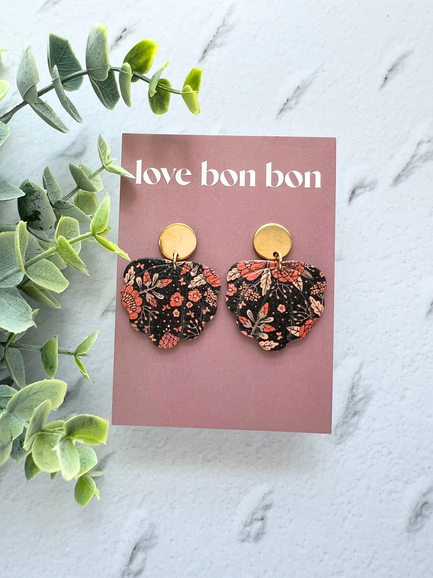 Juliet - Embossed Floral Scallop Dangle Earring