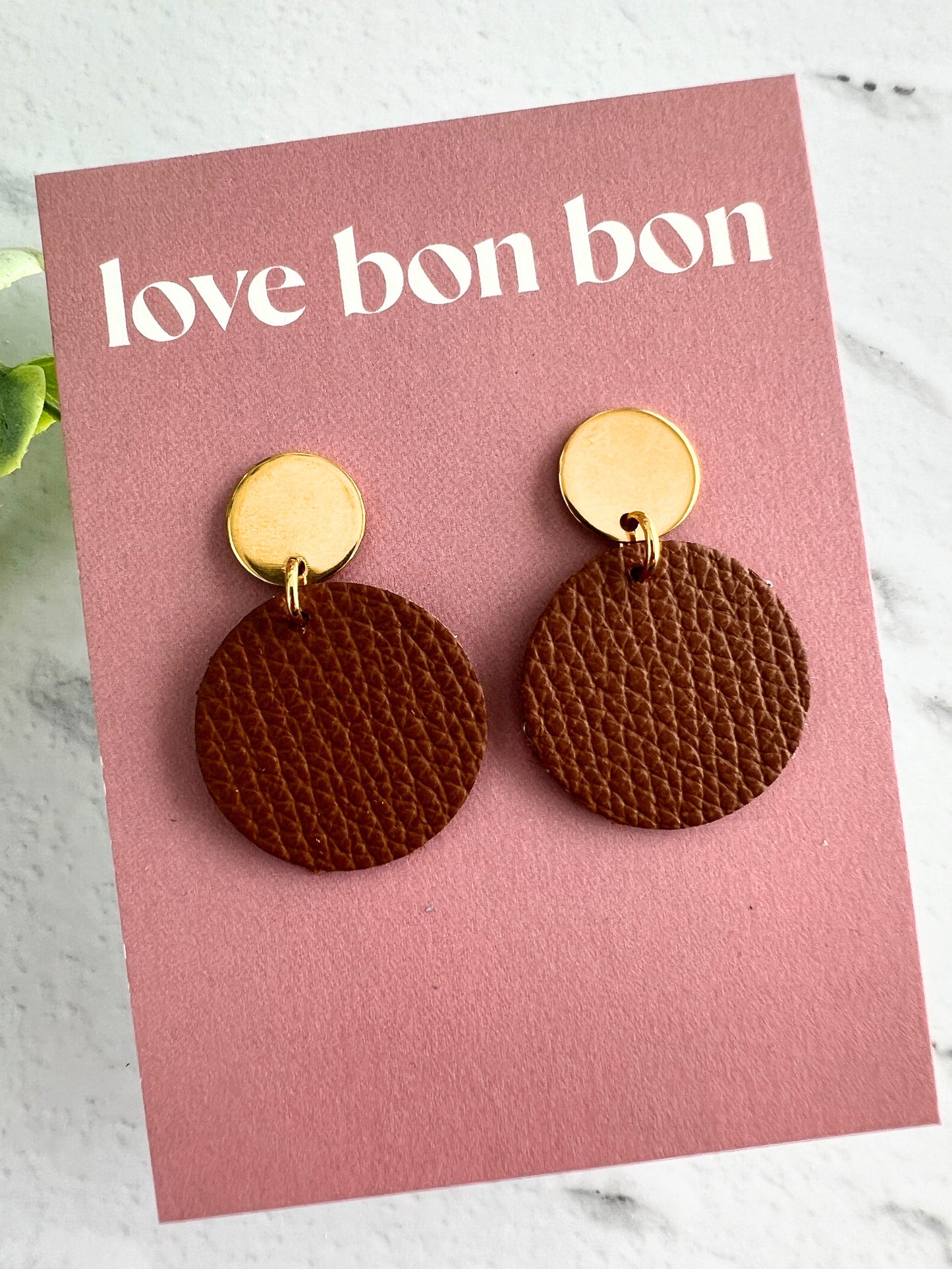 Quinn - Circle Dangle Earring - Milk Chocolate