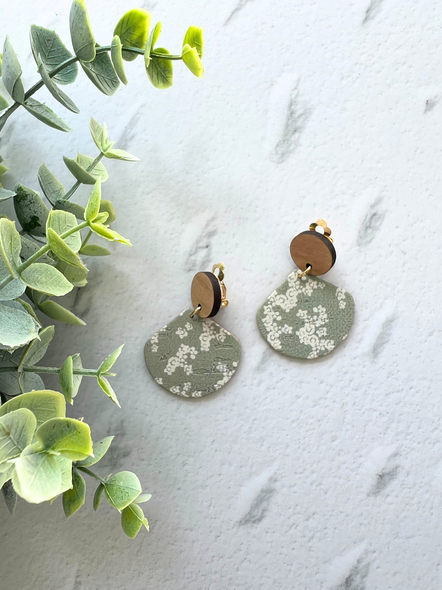 Thandie - Dangle Fan Clip On Earring