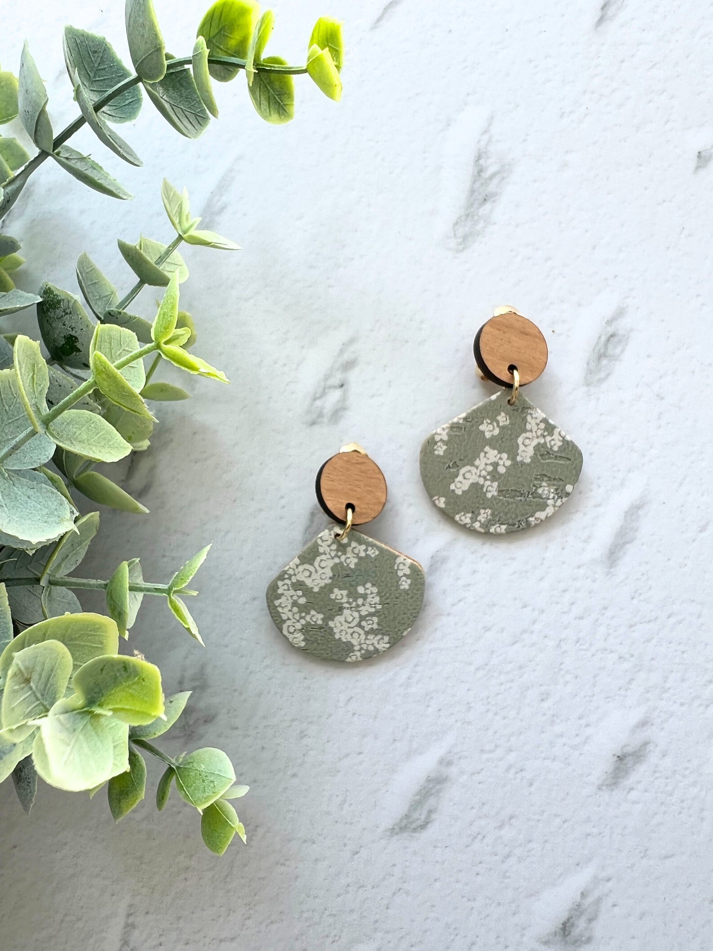 Thandie - Dangle Fan Clip On Earring