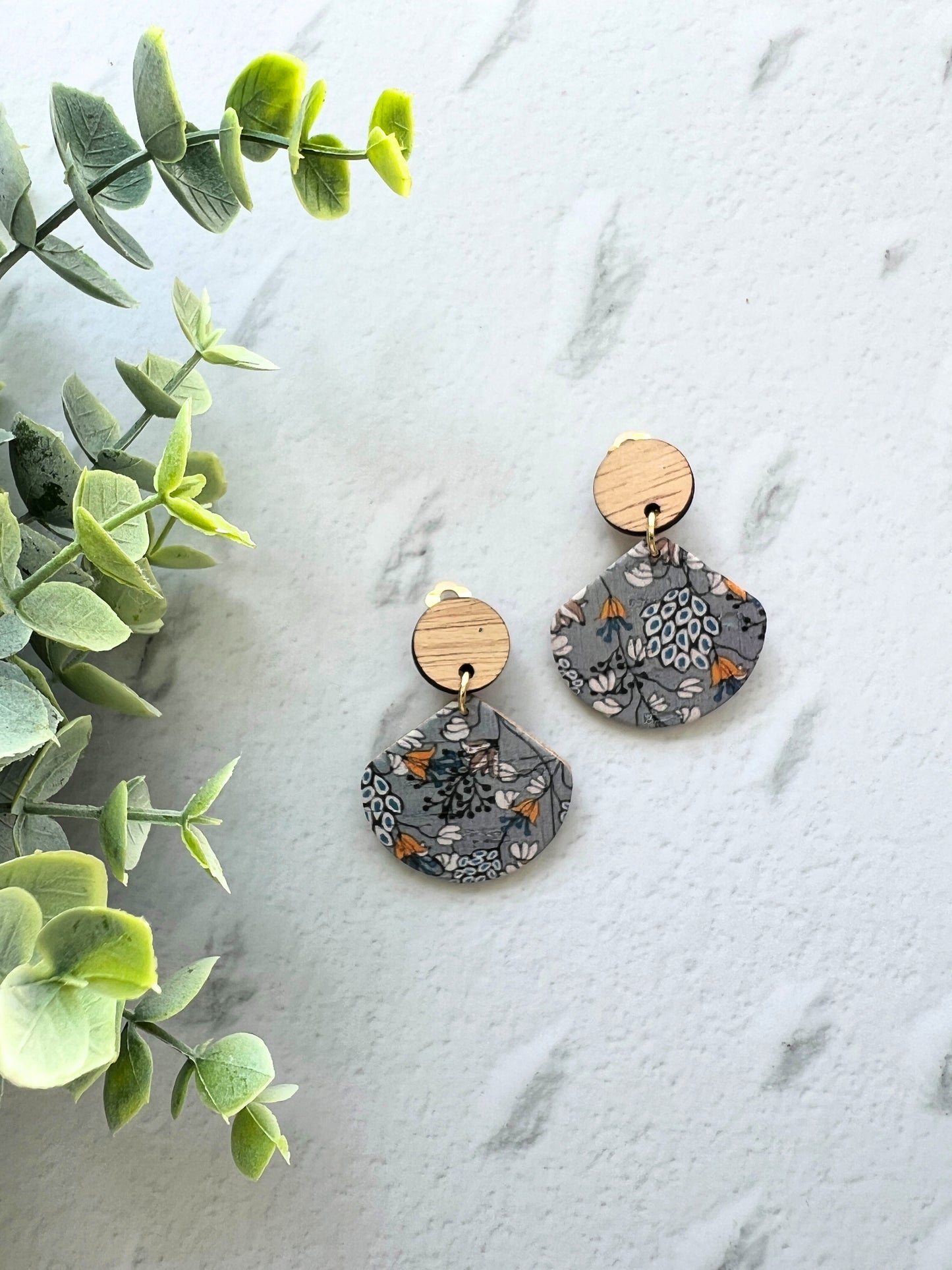 Thandie - Dangle Fan Clip On Earring