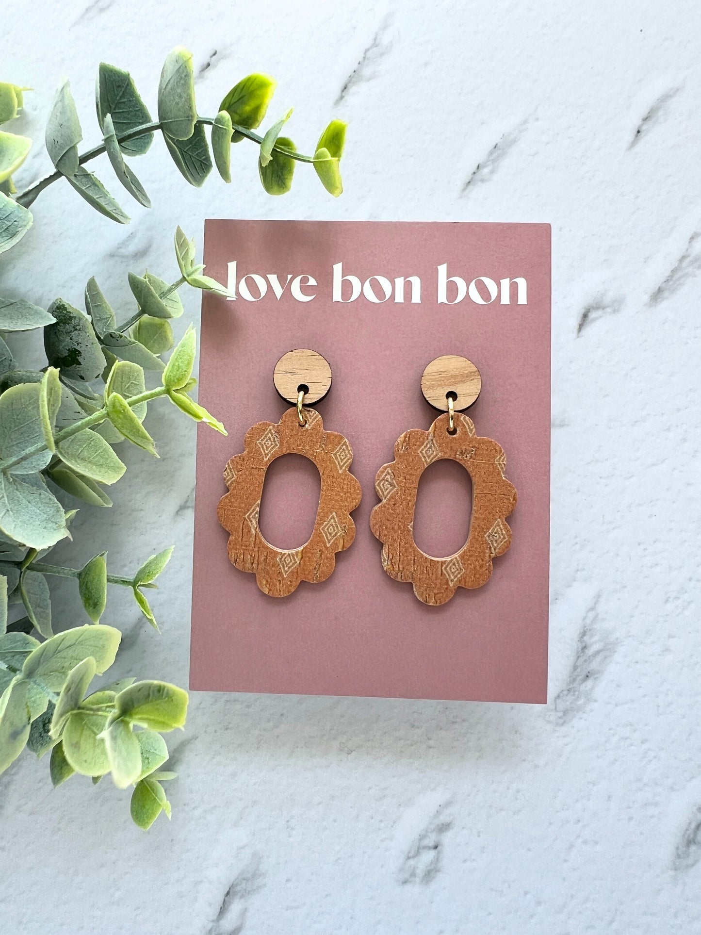 Thea - Oval Cut Out Scallop Dangle Earring