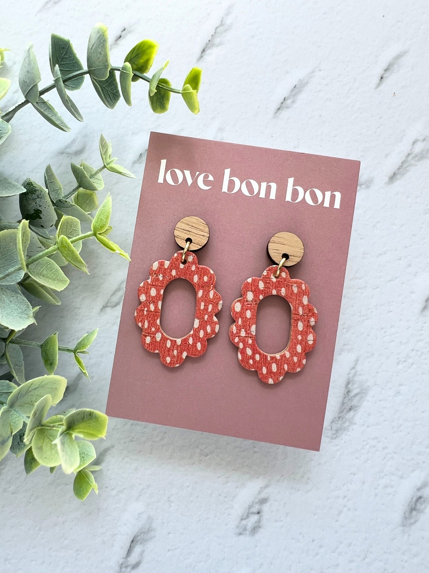 Thea - Oval Cut Out Scallop Dangle Earring
