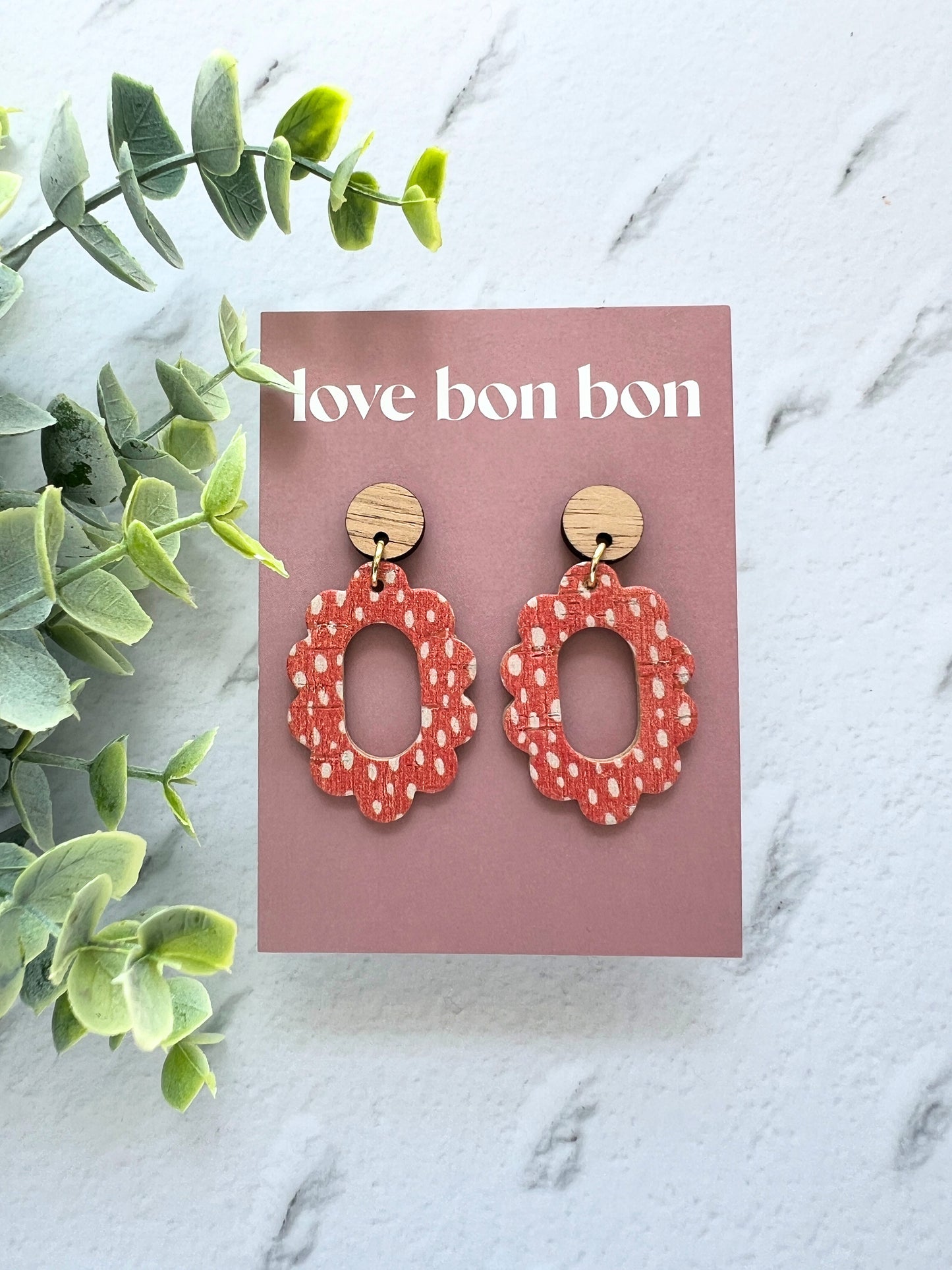 Thea - Oval Cut Out Scallop Dangle Earring