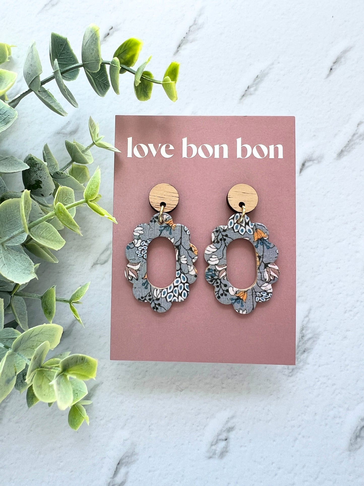 Thea - Oval Cut Out Scallop Dangle Earring