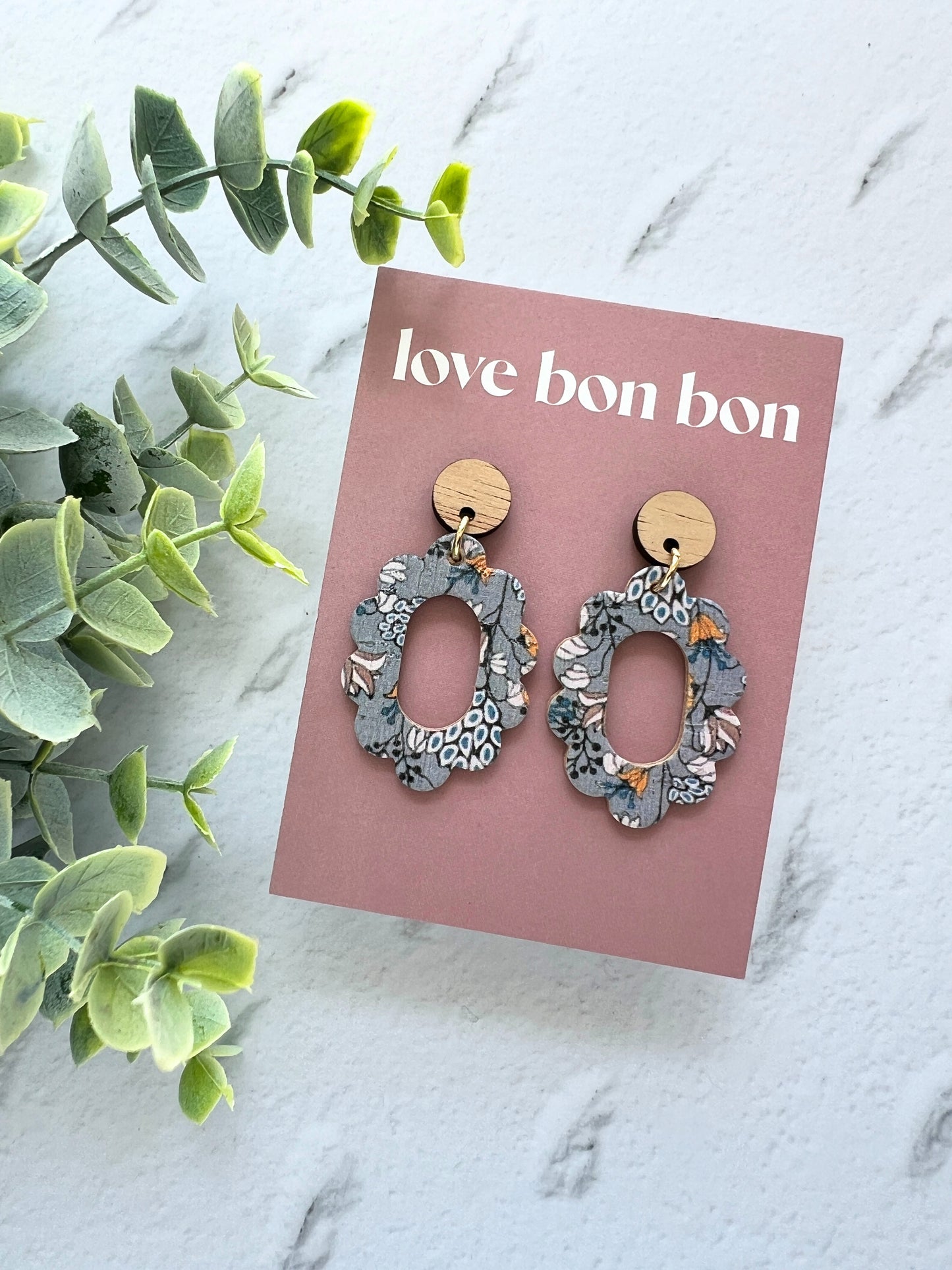 Thea - Oval Cut Out Scallop Dangle Earring