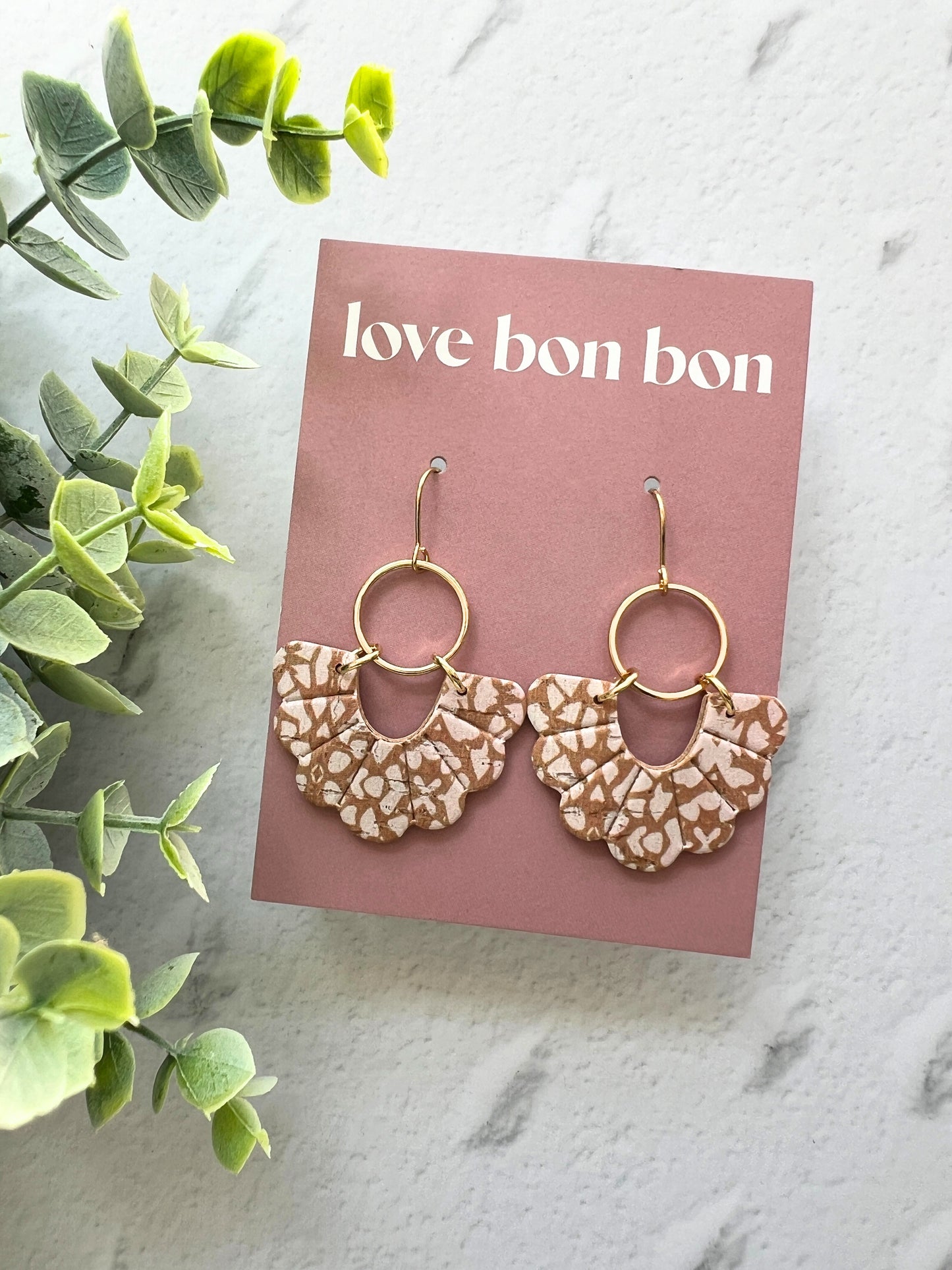 Birdie - Embossed Scallop Dangle Earring