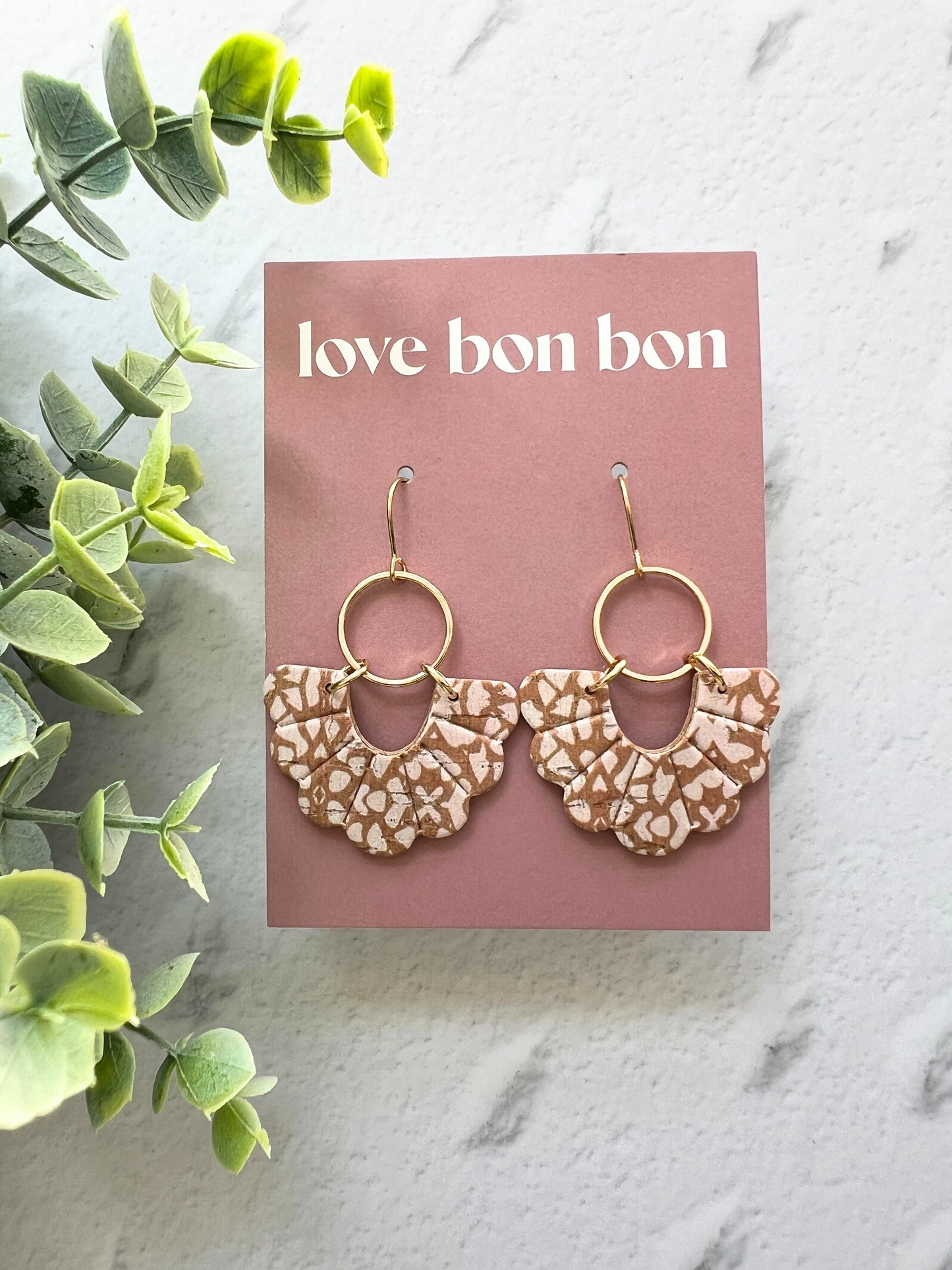 Birdie - Embossed Scallop Dangle Earring