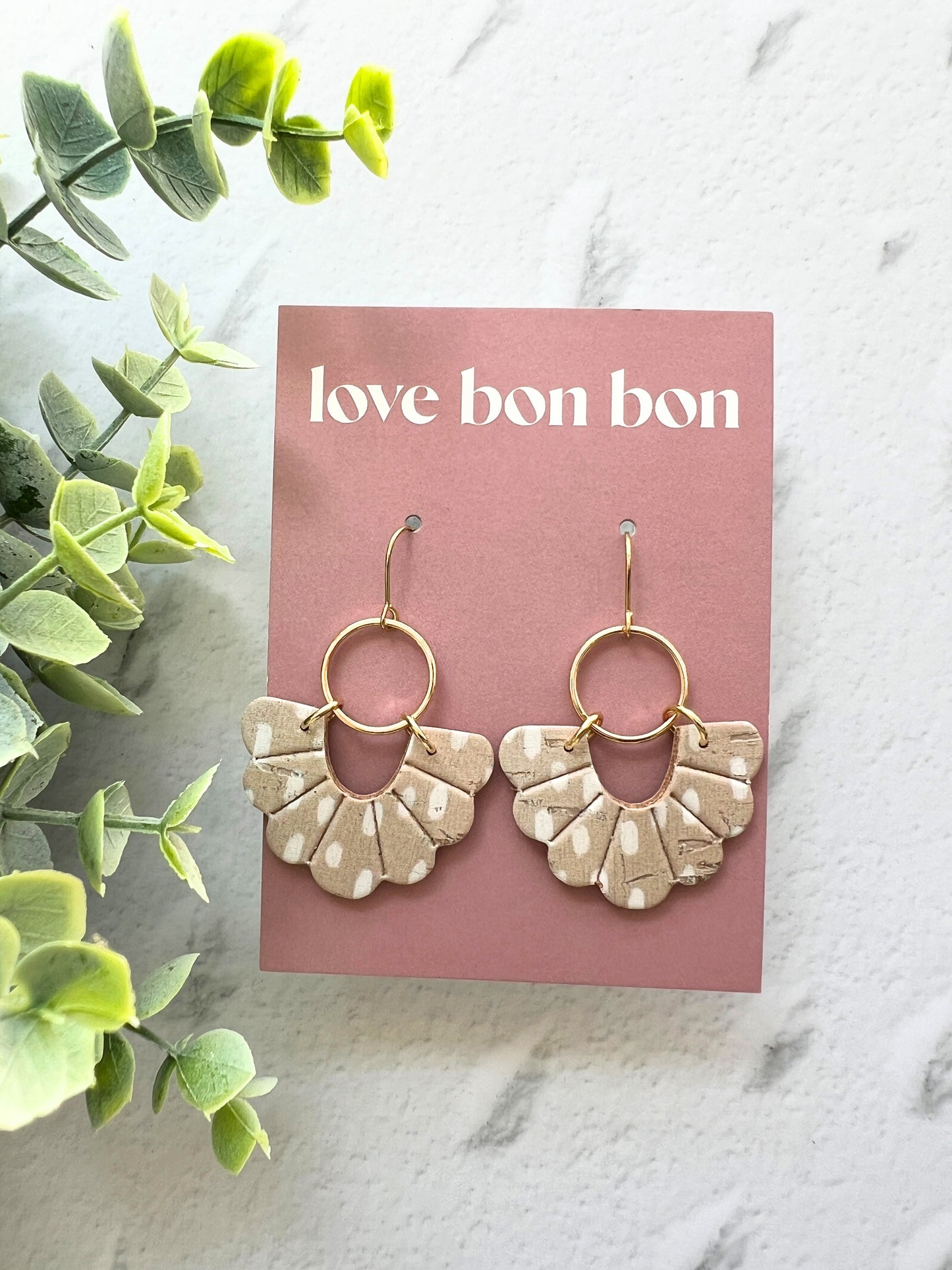 Birdie - Embossed Scallop Dangle Earring