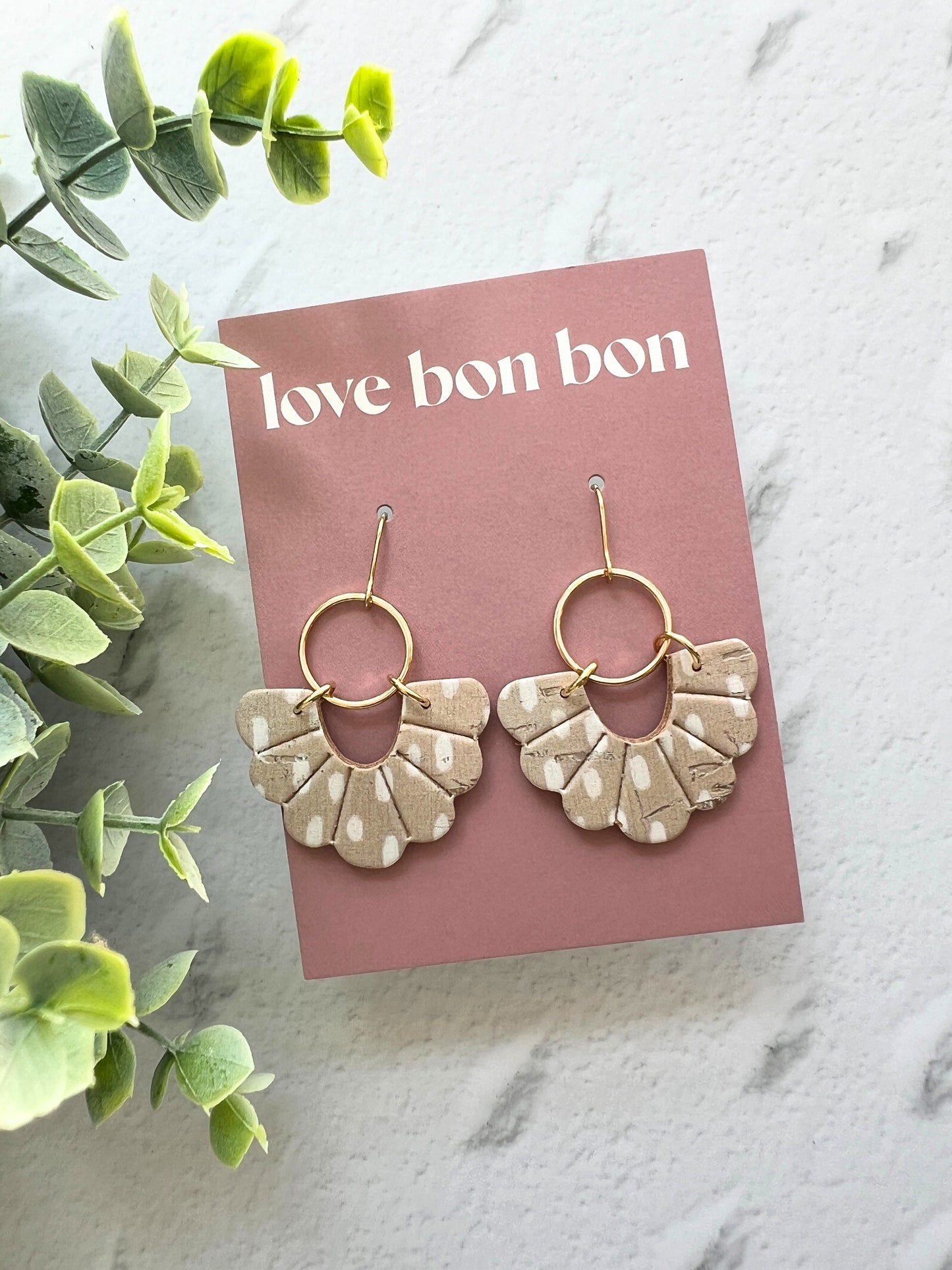 Birdie - Embossed Scallop Dangle Earring