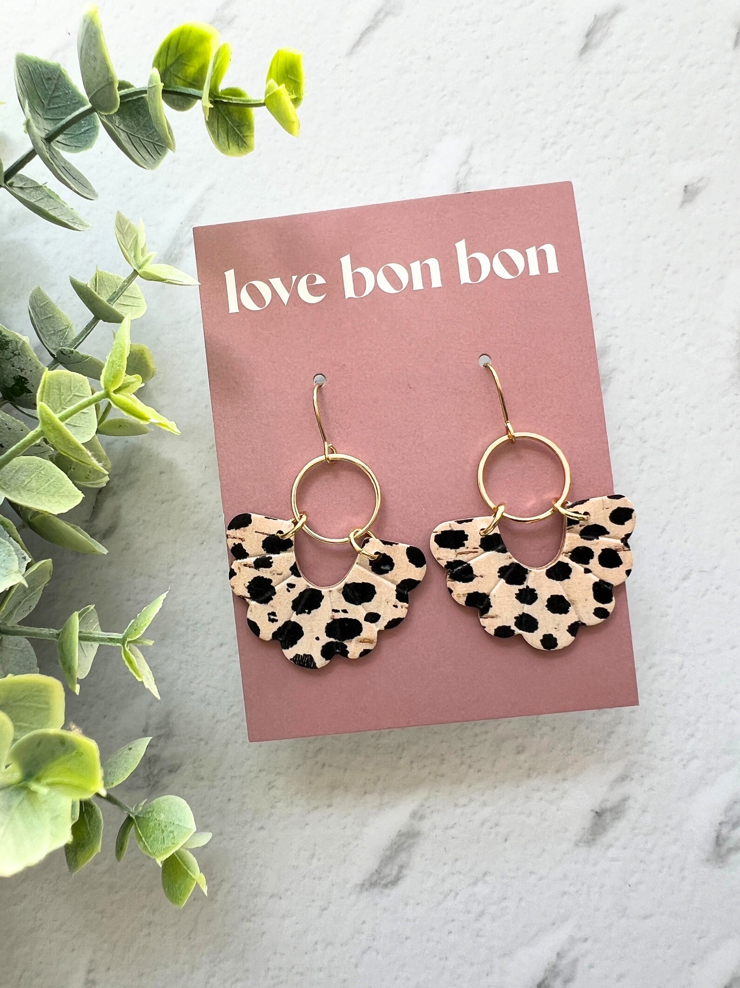 Birdie - Embossed Scallop Dangle Earring