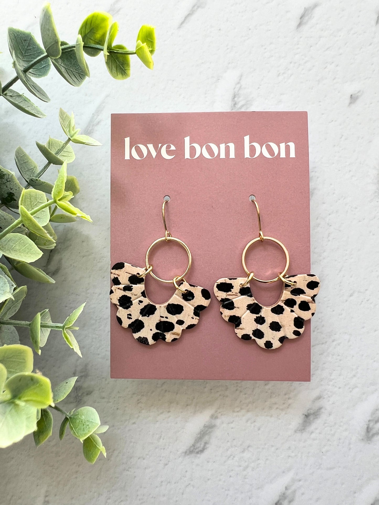 Birdie - Embossed Scallop Dangle Earring