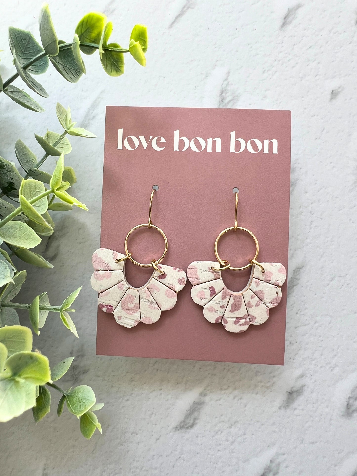 Birdie - Embossed Scallop Dangle Earring