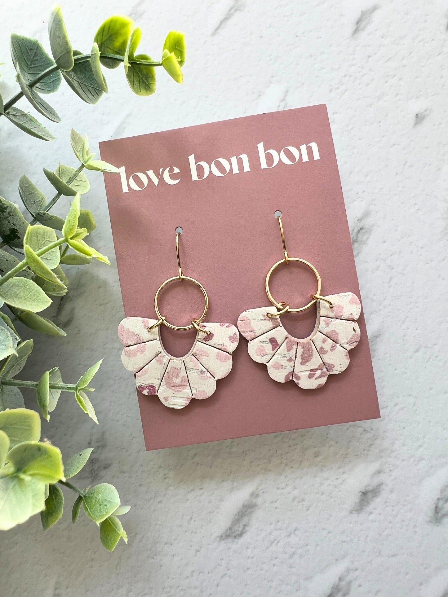 Birdie - Embossed Scallop Dangle Earring