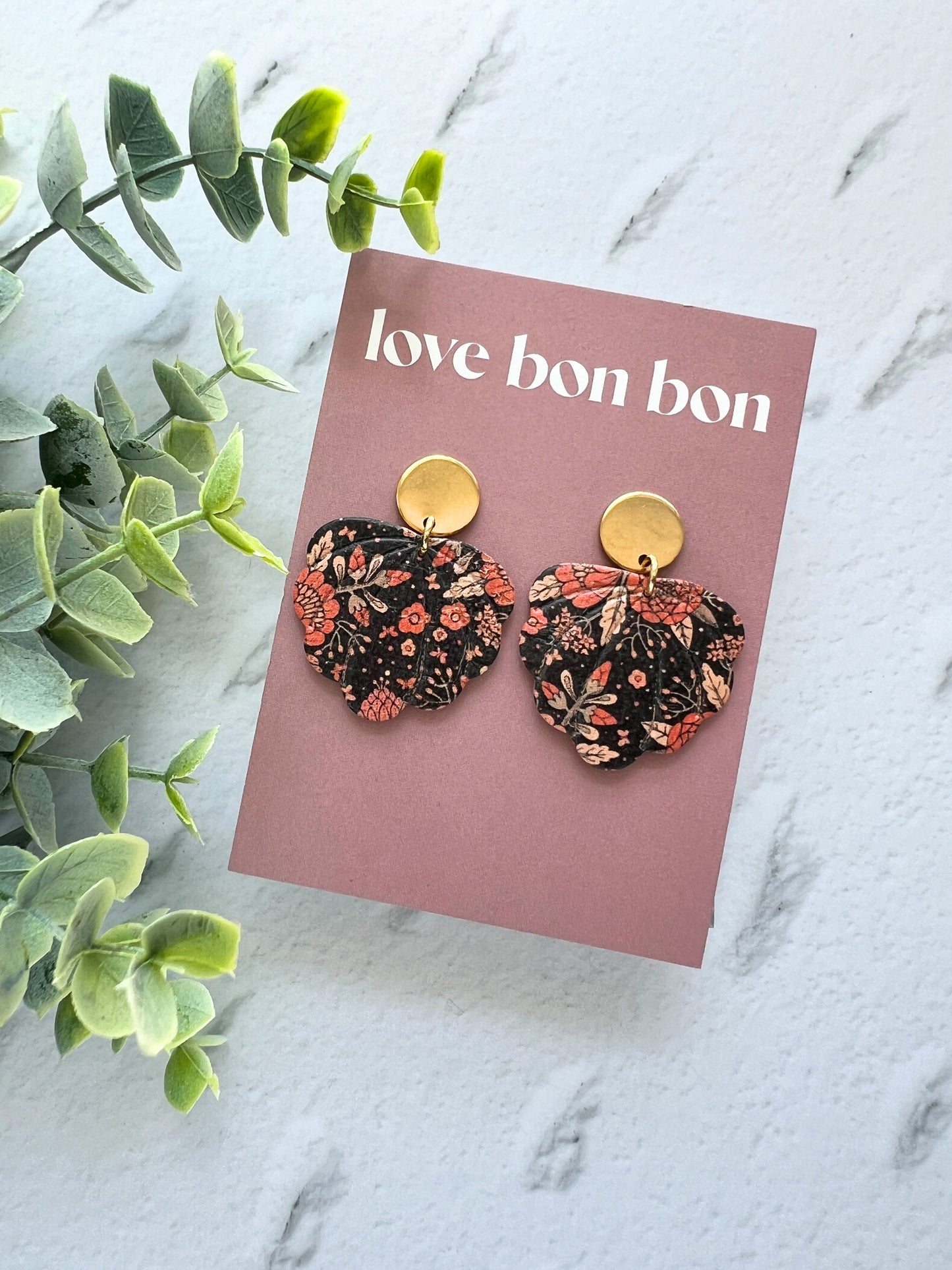 Juliet - Embossed Floral Scallop Dangle Earring
