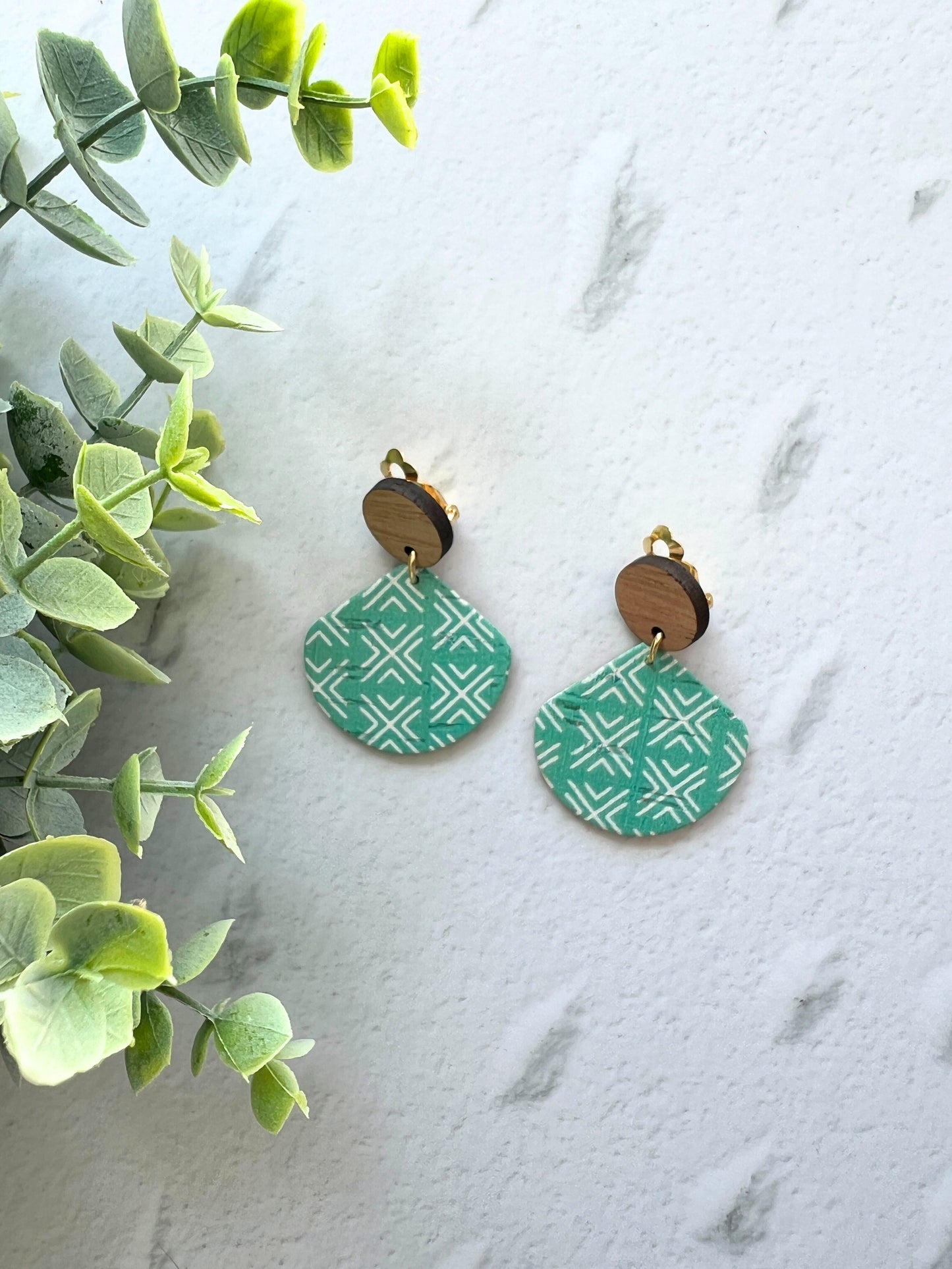 Thandie - Dangle Fan Clip On Earring