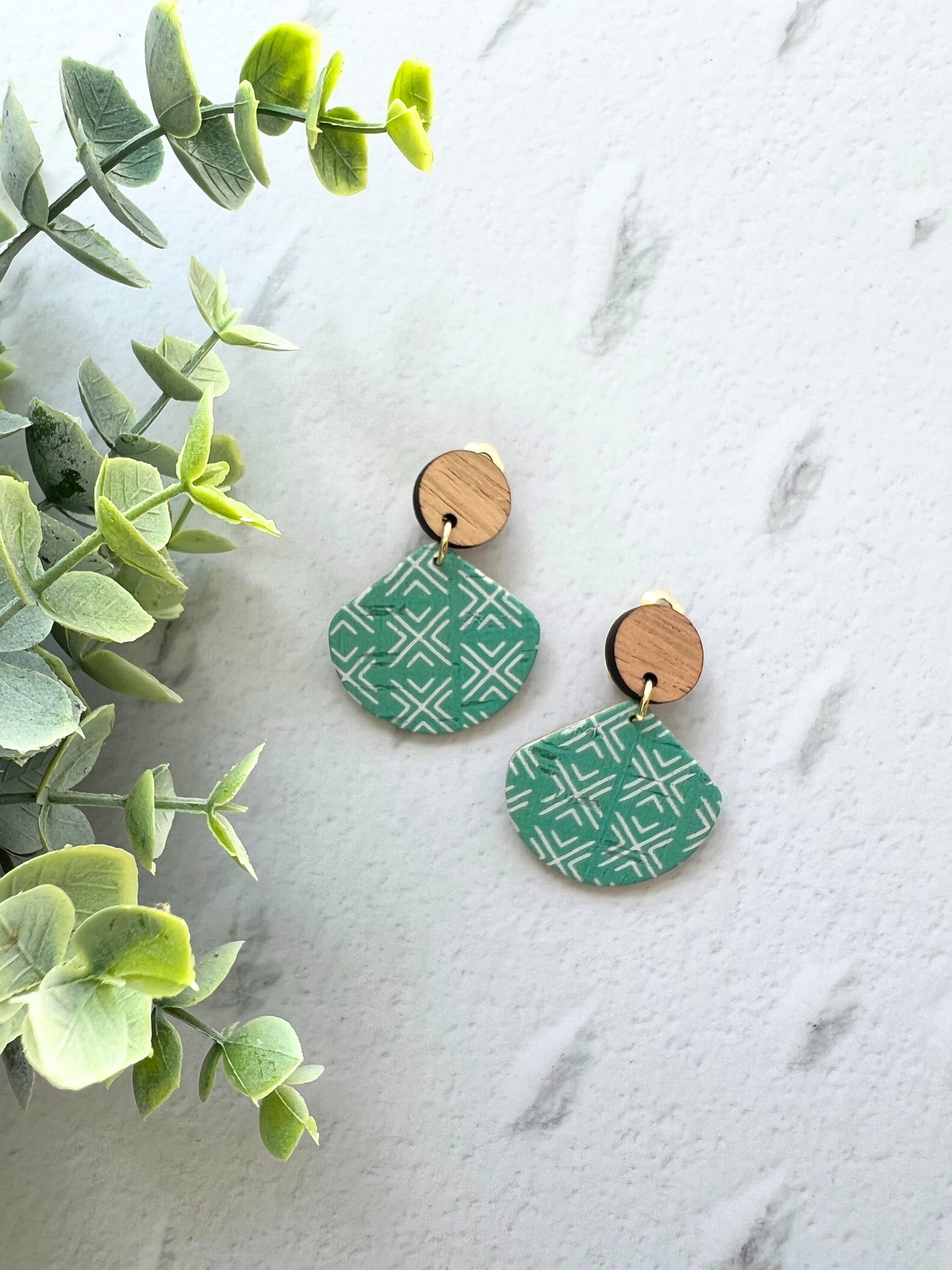 Thandie - Dangle Fan Clip On Earring