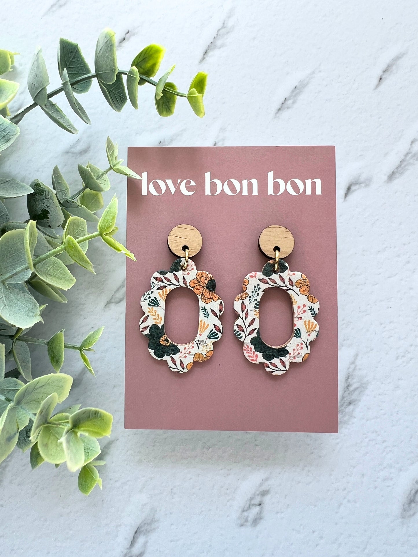 Thea - Oval Cut Out Scallop Dangle Earring