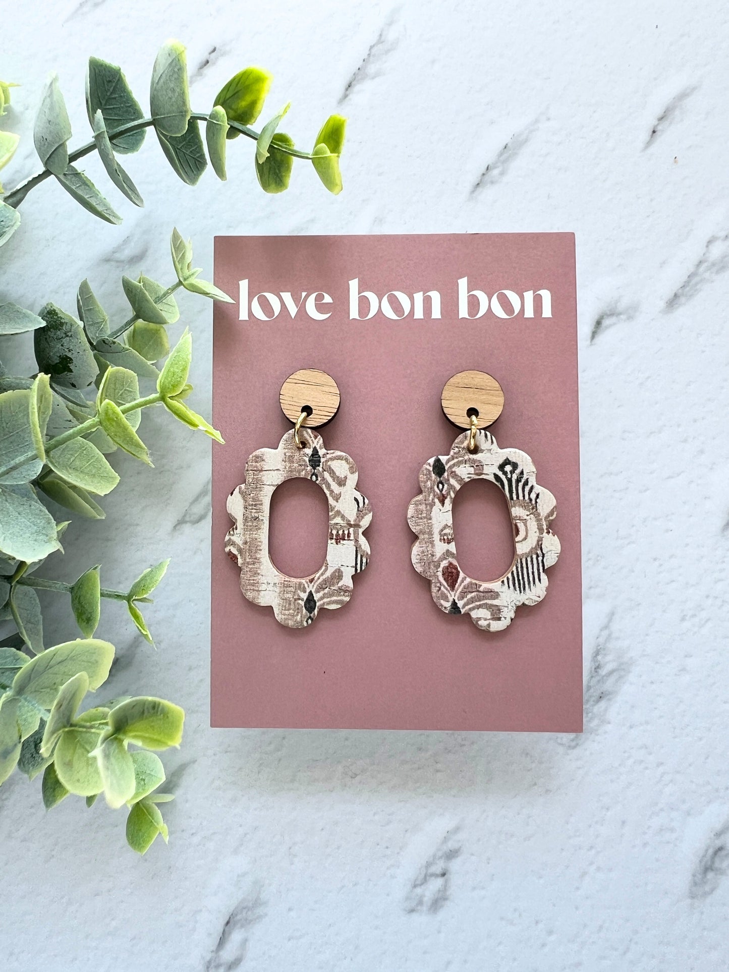 Thea - Oval Cut Out Scallop Dangle Earring